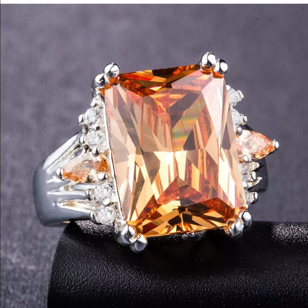 💍Princess Cut Champagne Ring
